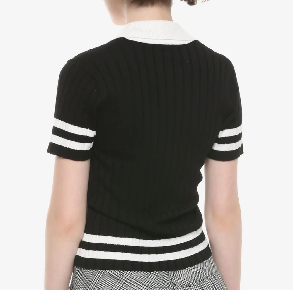 Hot Topic Black and White Pentagram Knit Top With Collar Size Medium Never Worn - Picture 6 of 6